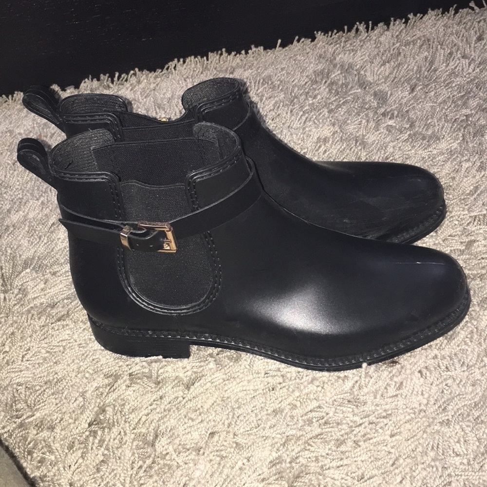 super cute low rain boots